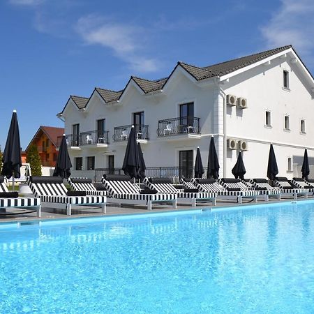 Krystal Boutique Mansion Hotel Hunedoara Exterior photo