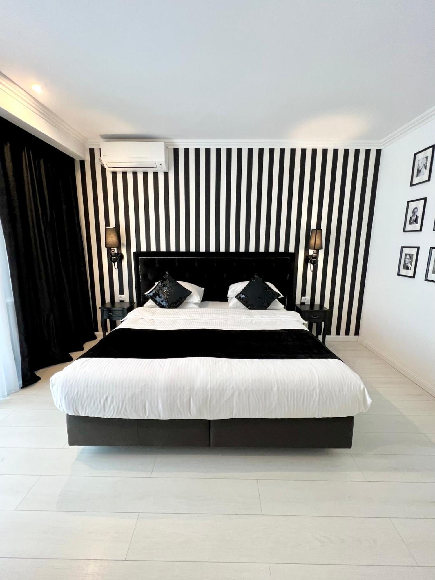 Krystal Boutique Mansion Hotel Hunedoara Exterior photo